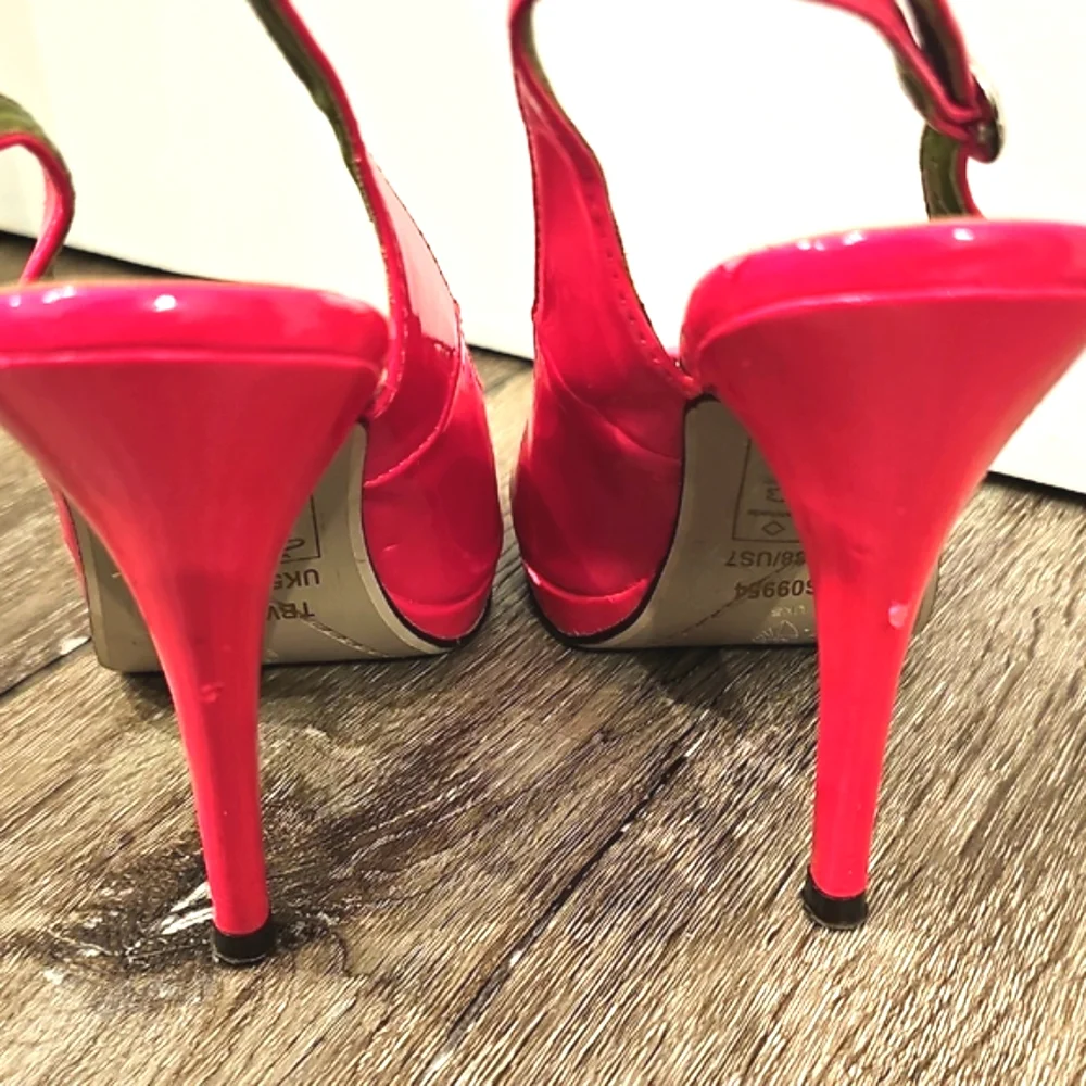 TED BAKER Vibrant Barbie Pink Peep-Toe Heels